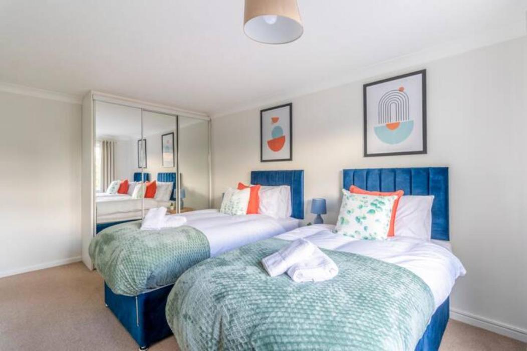 בורנמות' Trendy Sea View 2 Bedroom Sleeps 6 - Free Parking מראה חיצוני תמונה