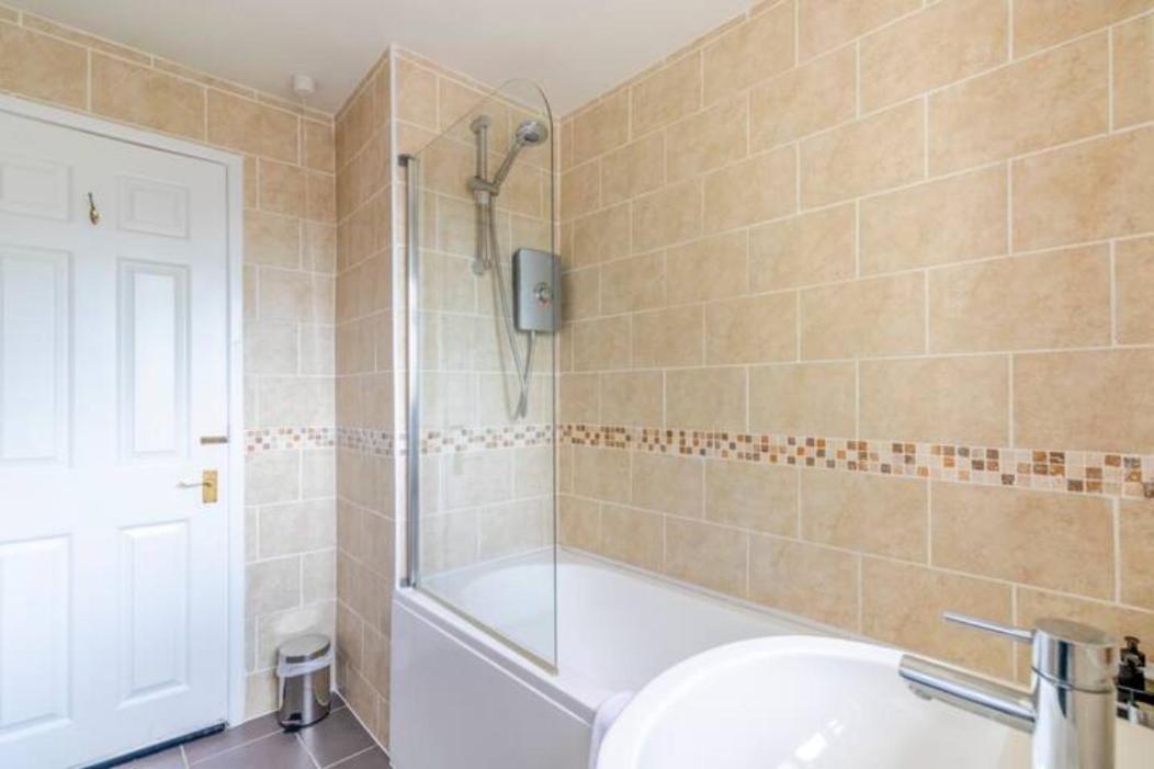 בורנמות' Trendy Sea View 2 Bedroom Sleeps 6 - Free Parking מראה חיצוני תמונה