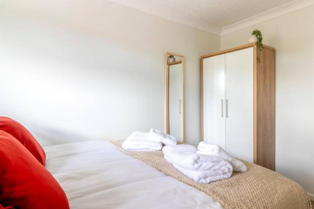 בורנמות' Trendy Sea View 2 Bedroom Sleeps 6 - Free Parking מראה חיצוני תמונה